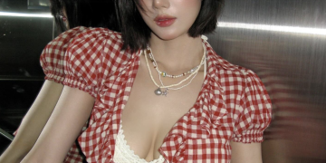 권은비 3주년 기념 셀카