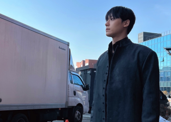 전역 후 첫 화보 촬영에 임한 이도현