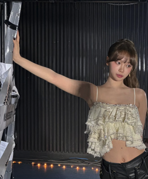 르세라핌 김채원 무대 직전 포즈