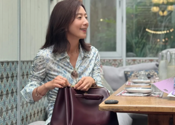 김희애 동안 미모 일상 사진