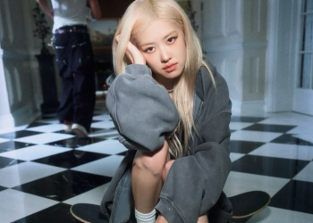 로제 W매거진 중국판 표지