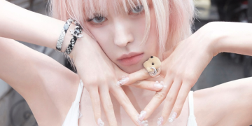 레드벨벳 조이 1st 미니앨범 컨셉 포토 #3 (인스타그램)