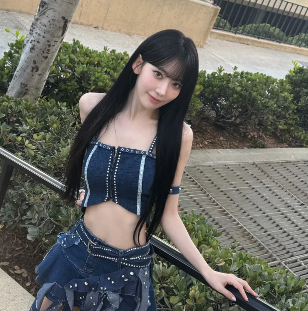 르세라핌 사쿠라 LA에서의 근황 르세라핌 사쿠라 인스타그램 LA 화보 컷