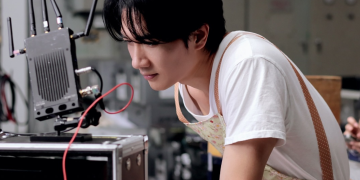 엄태구 광고 촬영 모니터링 컷