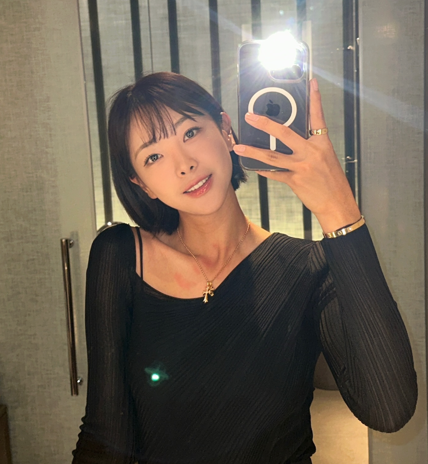 고원희, 자연스러운 미소로 전한 따뜻한 일상 배우 고원희가 일상 셀카에서 밝게 미소 짓고 있다