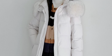 화보 촬영 중 미소 짓는 한선화의 자연스러운 모습