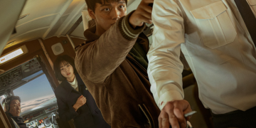 영화 하이재킹 공식 포스터 속 비행기와 주요 인물들