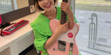 자두, ‘싱어게인4’로 다시 무대에…“이젠 진짜 나의 노래를 부를 때” | 이슈모어 가수 자두가 싱어게인4 출연 전 인스타그램에 밝은 미소로 근황을 전한 모습