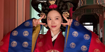 강한나 ‘폭군의 셰프’ 촬영 중 현장 셀카