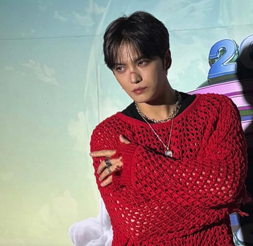김재중, ‘BEAUTY IN CHAOS’ 무대에서 보여준 진심의 퍼포먼스 김재중이 ‘BEAUTY IN CHAOS’ 투어 무대에서 열정적인 라이브를 선보이고 있다