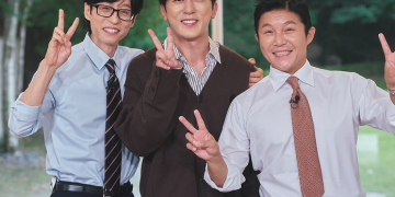 김원훈이 유 퀴즈 온 더 블럭에 출연해 유재석과 조세호와 함께 웃음을 나누고 있다