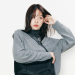 리드볼트 화보 촬영 중 포즈를 취하는 이주명