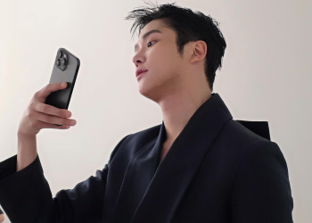 로운이 인스타그램에 올린 근황 셀카