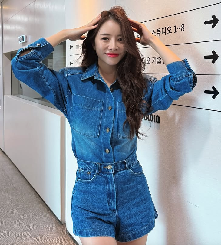 설하윤, 인스타그램으로 전한 새로운 도전의 소식 가수 설하윤이 인스타그램을 통해 ‘내일은 해뜰날 3기’ 참여 소식을 전하고 있다