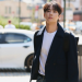 LA 거리에서 화보 촬영 중 자연스러운 포즈를 취하는 배우 이준영