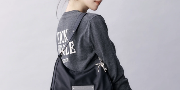nicknicole 화보에서 차분한 포즈를 취한 서예지의 옆모습