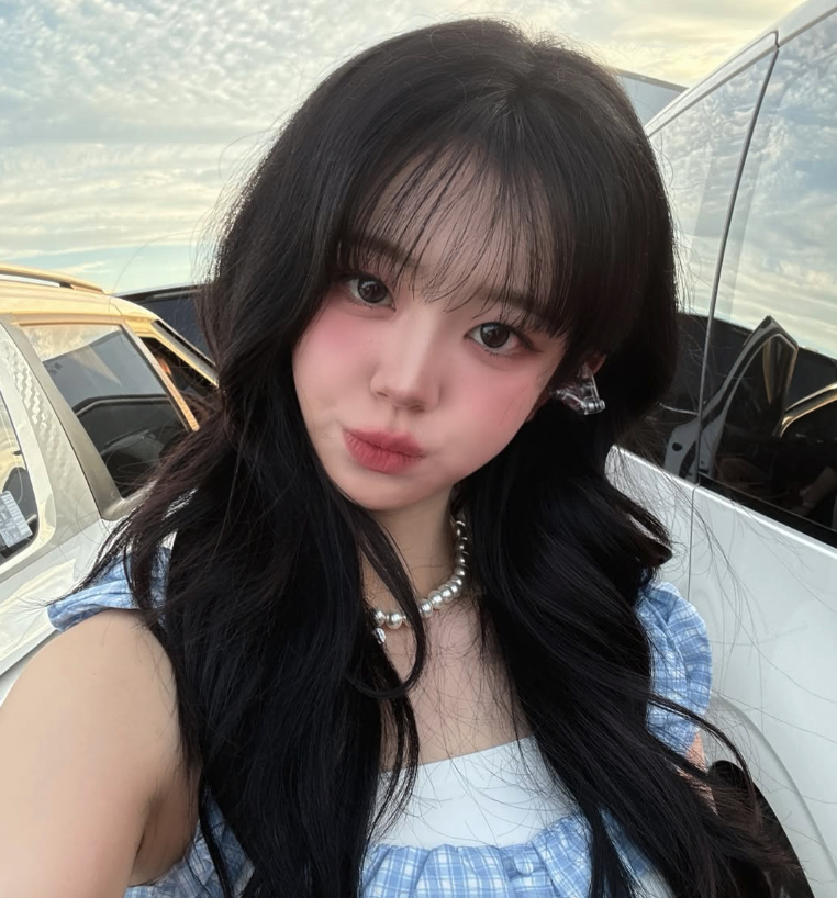엠카운트다운 900회 출연 후 무대 뒤에서 자연스럽게 찍은 쵸단의 셀카