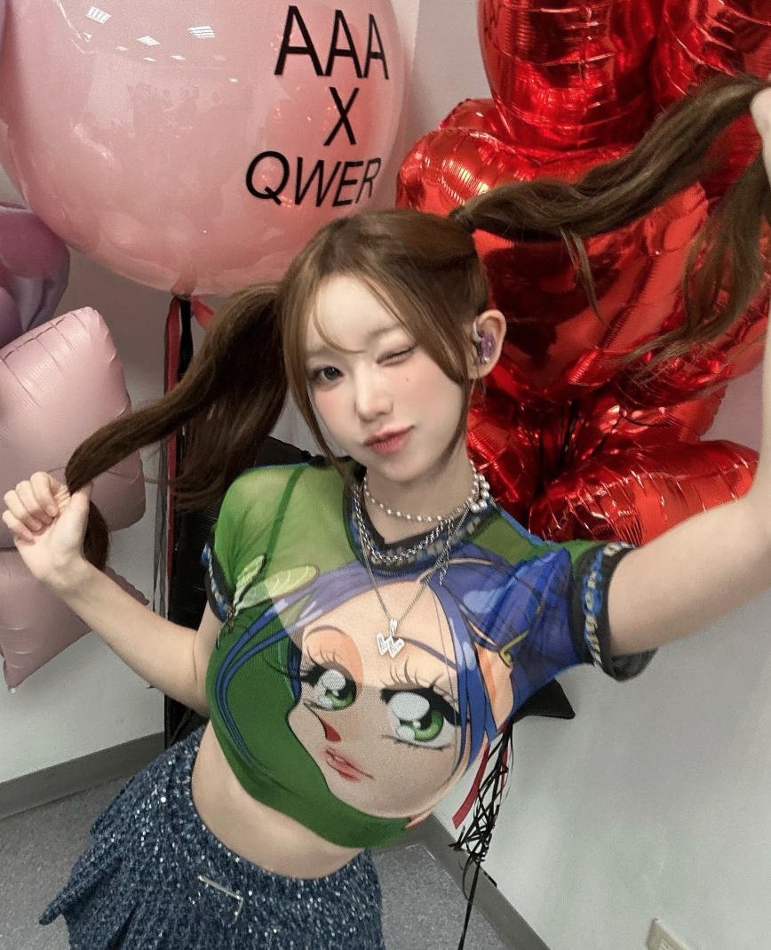 마젠타가 가오슝 공연 후 밝게 포즈를 취한 셀카