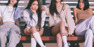 마마무 데뷔 12주년을 기념해 공개된 멤버들의 단체 사진