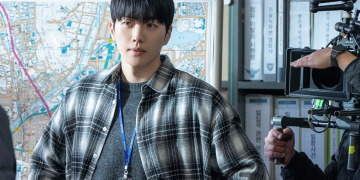 tvN 드라마 메스를 든 사냥꾼 마지막 회 촬영 현장에서 포착된 강훈의 비하인드 모습