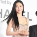 2025 AIFF에 참석해 레드카펫에 오른 배우 하윤경