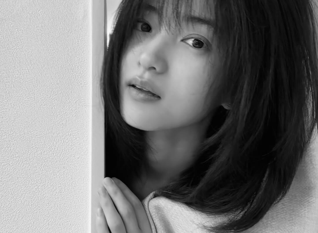김태리 SNS에 공개된 청순한 분위기의 근접 사진