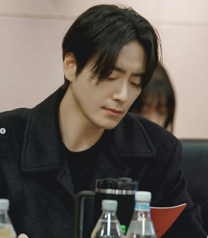 레이디 두아 대본 리딩 중인 이준혁