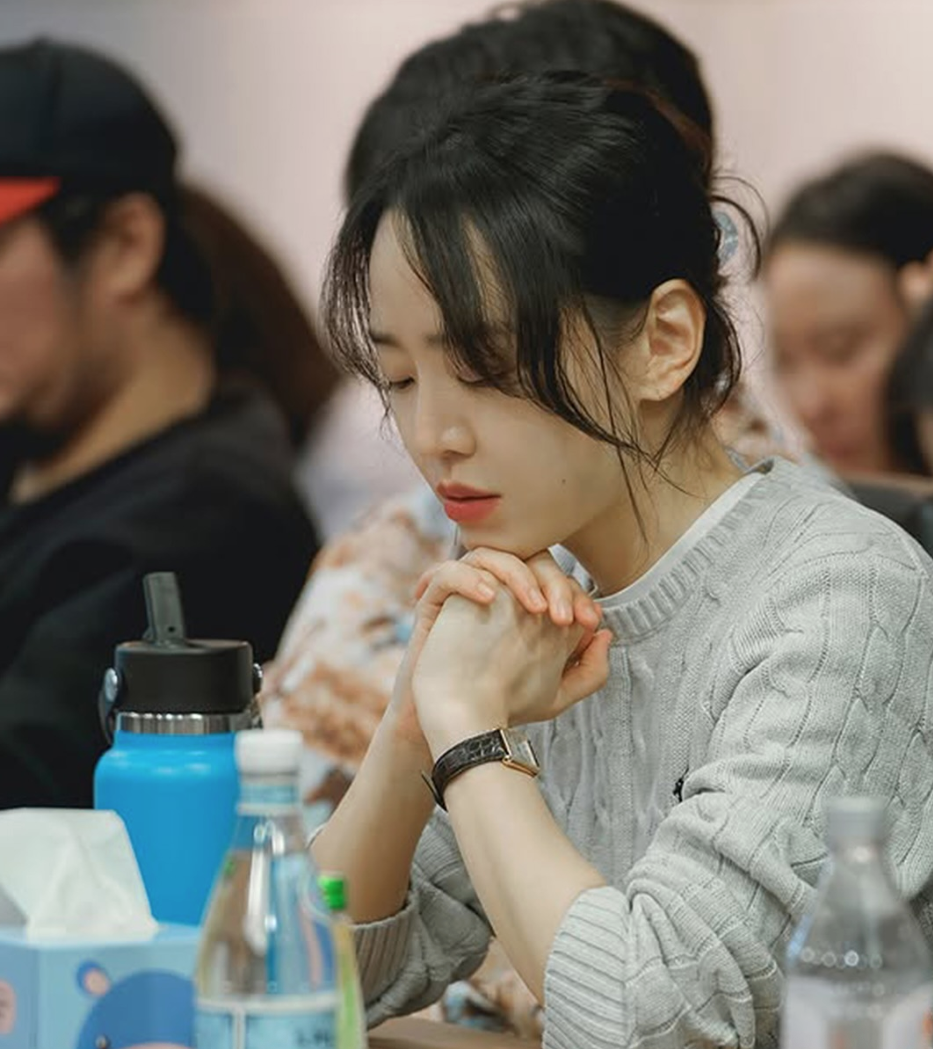 레이디 두아 대본 리딩 중인 신혜선