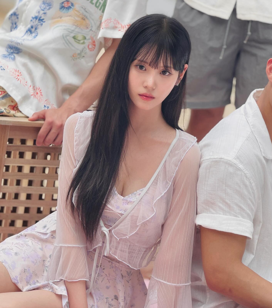 로맨틱아일랜드 스틸컷 속 이지연의 모습