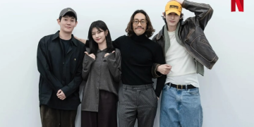 넷플릭스 시리즈 딜러 대본 리딩 현장에 모인 주요 출연진