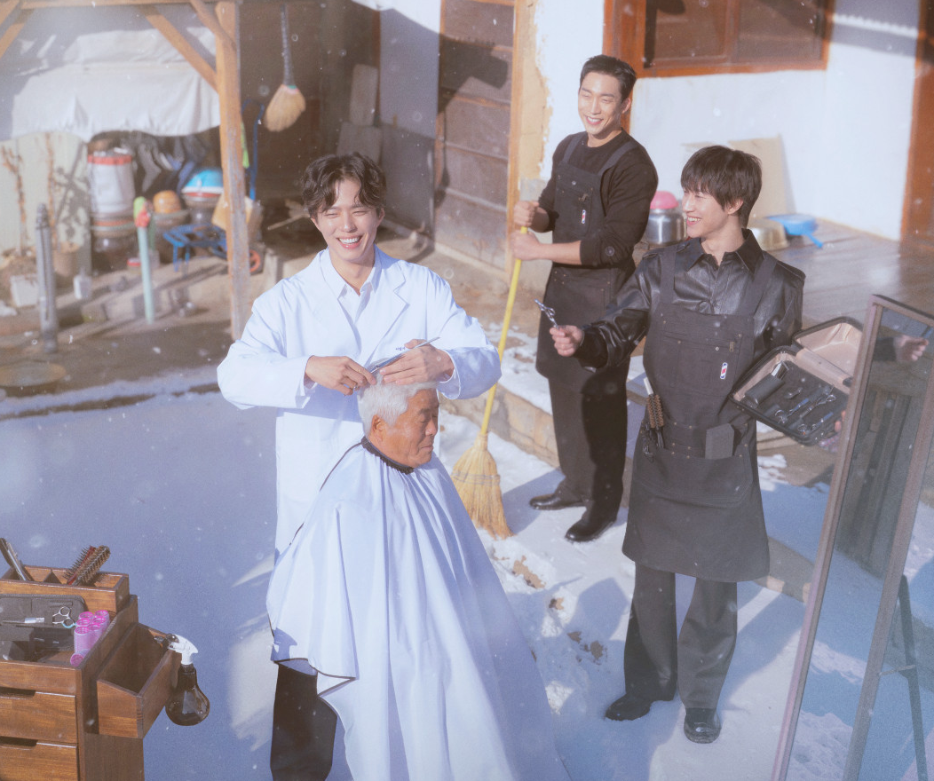 보검 매지컬 공식 포스터 속 박보검 이상이 곽동연