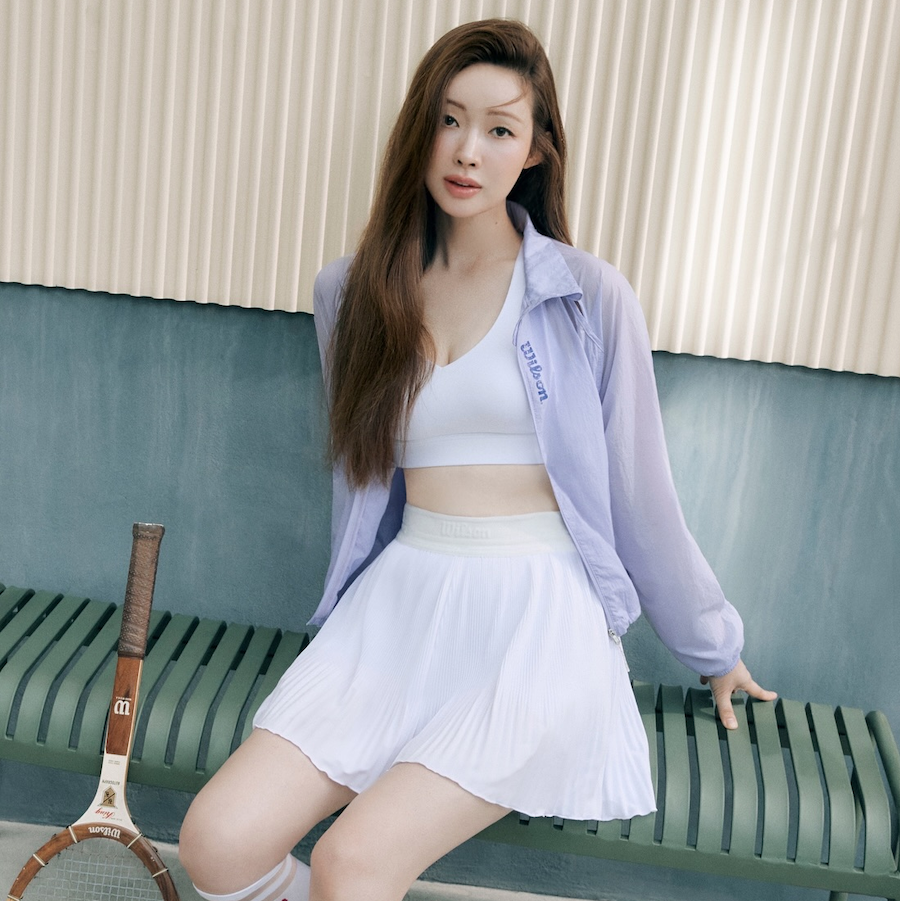 윌슨 브랜드 화보 촬영에서 포즈를 취하는 차정원