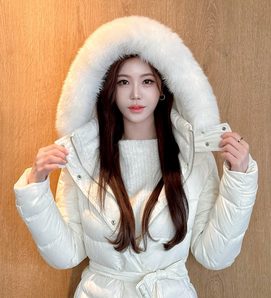 개인 SNS에서 패딩 착용 모습을 공개한 강예빈