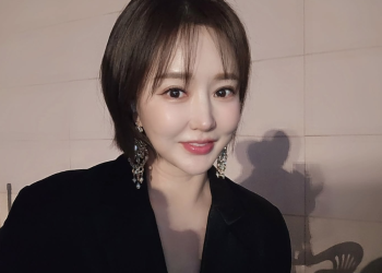 가수 금잔디가 SNS에 공개한 일상 셀카 모습