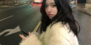 서울 도심 밤거리에서 촬영된 정다빈의 SNS 일상 사진