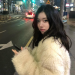 서울 도심 밤거리에서 촬영된 정다빈의 SNS 일상 사진