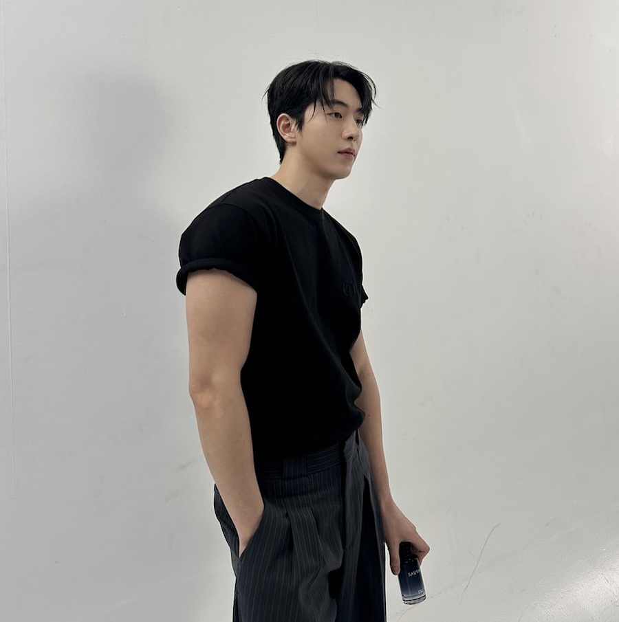디올 향수 화보 촬영 중인 배우 남주혁