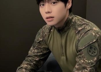취사병 전설이 되다에서 군복을 입은 배우 박지훈의 모습