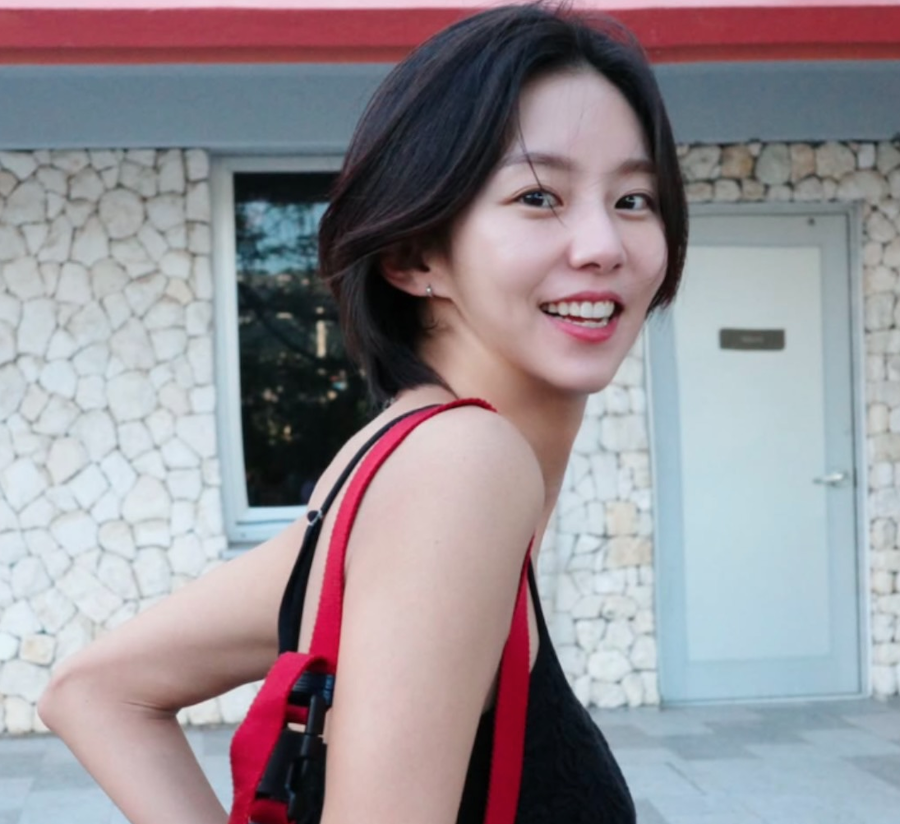 애프터스쿨 출신 배우 유이가 SNS에 공개한 밝게 웃는 근황 사진