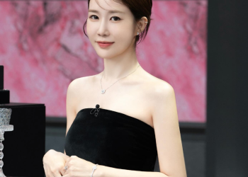 겟잇뷰티 촬영을 앞두고 대기 중인 유인나의 모습
