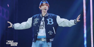 엑소 백현 NBC 켈리 클라크슨 쇼 무대 장면