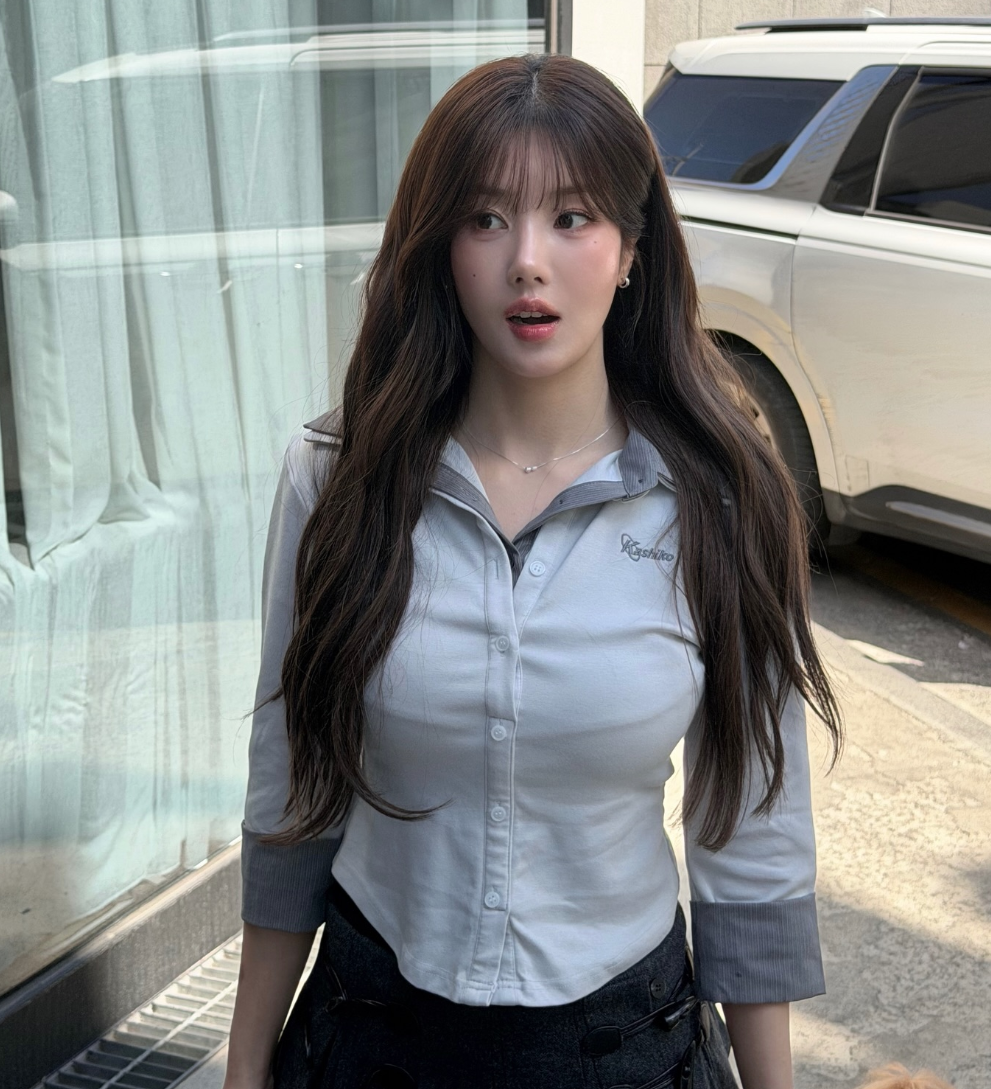 권은비 소속사 이적설 속 SNS 일상컷
