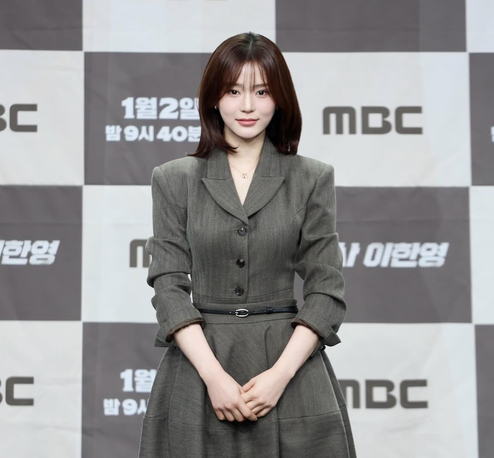 배우 오세영 판사 이한영 시사회 무대 모습