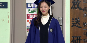 박효진 아나운서 졸업식에서 학사모를 쓴 모습