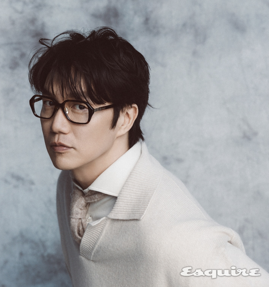 성시경 다이어트 이후 날렵해진 얼굴선이 돋보이는 에스콰이어 화보