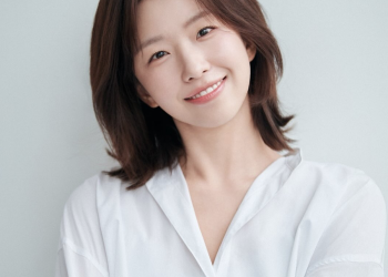 윤가이 SNS 프로필 사진 밝게 웃는 모습