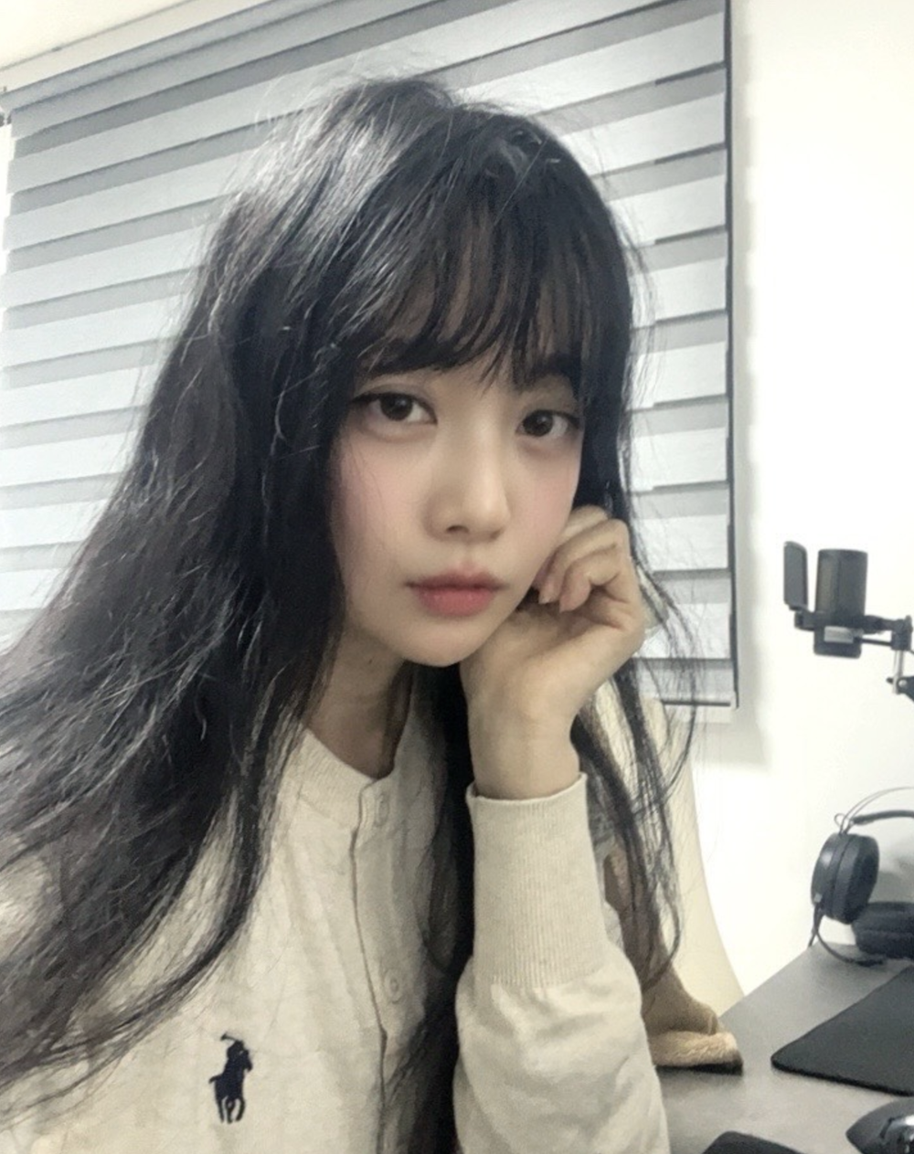 영화 ‘폰’ 그 배우 맞아? 최지연 근황, 여전한 동안 비주얼에 다시 쏠린 시선 | 이슈모어 배우 최지연 근황 셀카 사진