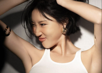 화사 신곡 콘셉트를 떠올리게 하는 강렬한 스타일의 화사 모습