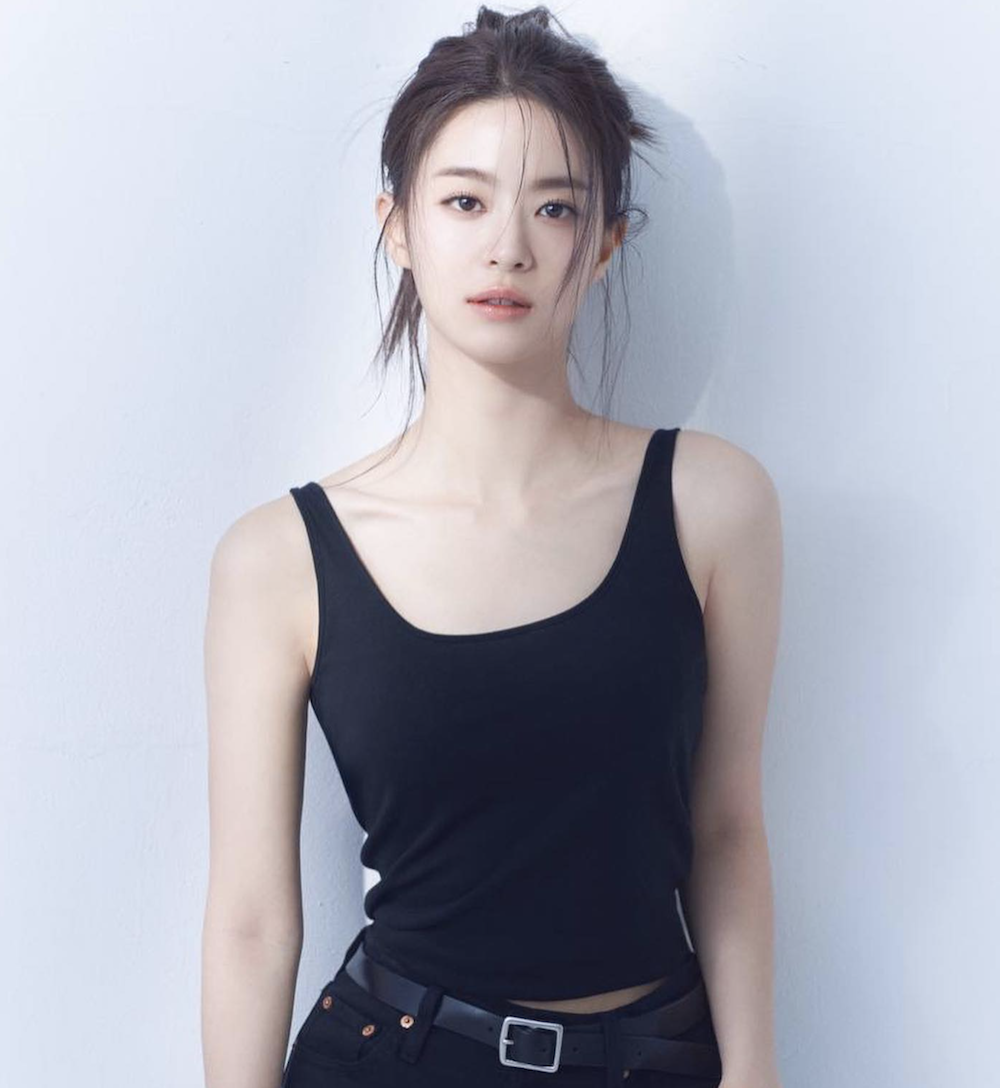 배우 전소영 조용히 치고 올라왔다 넷플릭스 이어 티빙까지 잡은 이유 | 이슈모어 배우 전소영 프로필 사진