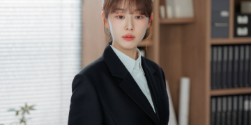 이주명 신입사원 강회장 드라마 스틸컷 속 단정한 오피스룩 모습